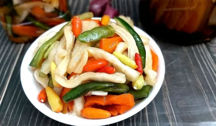 Những món ăn chống ngán ngày Tết - Ảnh 1.