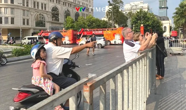 Linh vật rồng khổng lồ ở đường hoa Nguyễn Huệ sắp ra mắt người dân TP Hồ Chí Minh - Ảnh 9. Linh vật rồng khổng lồ ở đường hoa Nguyễn Huệ sắp ra mắt người dân TP Hồ Chí Minh - Ảnh 9.