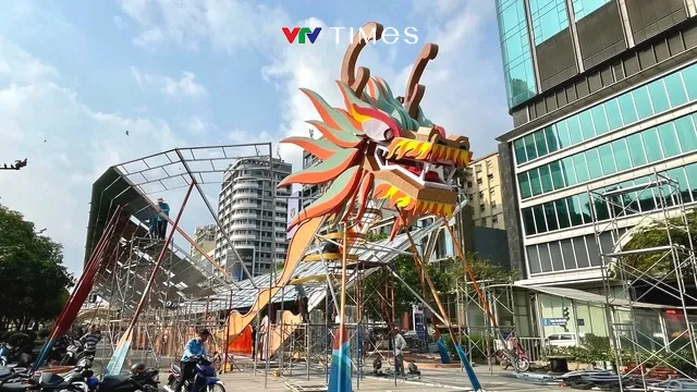 Linh vật rồng khổng lồ ở đường hoa Nguyễn Huệ sắp ra mắt người dân TP Hồ Chí Minh - Ảnh 5. Linh vật rồng khổng lồ ở đường hoa Nguyễn Huệ sắp ra mắt người dân TP Hồ Chí Minh - Ảnh 5.
