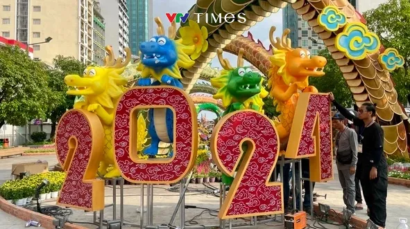 Linh vật rồng khổng lồ ở đường hoa Nguyễn Huệ sắp ra mắt người dân TP Hồ Chí Minh - Ảnh 10. Linh vật rồng khổng lồ ở đường hoa Nguyễn Huệ sắp ra mắt người dân TP Hồ Chí Minh - Ảnh 10.