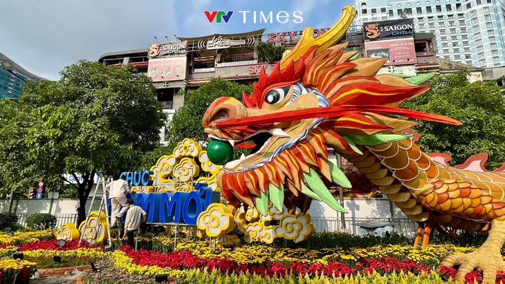 Linh vật rồng khổng lồ ở đường hoa Nguyễn Huệ sắp ra mắt người dân TP Hồ Chí Minh - Ảnh 2. Linh vật rồng khổng lồ ở đường hoa Nguyễn Huệ sắp ra mắt người dân TP Hồ Chí Minh - Ảnh 2.