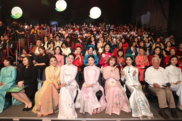 Gala Cặp lá yêu thương “Vui như Tết”: Vui vì những “chiếc lá” tràn đầy hi vọng - Ảnh 12. Gala Cặp lá yêu thương “Vui như Tết”: Vui vì những “chiếc lá” tràn đầy hi vọng - Ảnh 12.