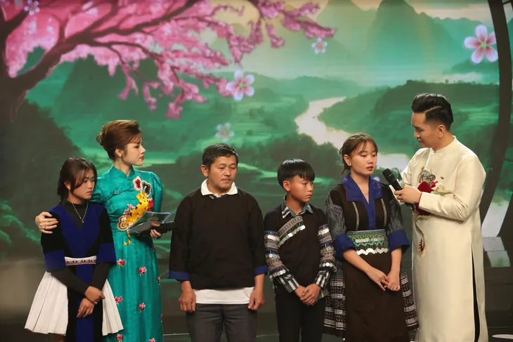 Gala Cặp lá yêu thương “Vui như Tết”: Vui vì những “chiếc lá” tràn đầy hi vọng - Ảnh 5. Gala Cặp lá yêu thương “Vui như Tết”: Vui vì những “chiếc lá” tràn đầy hi vọng - Ảnh 5.