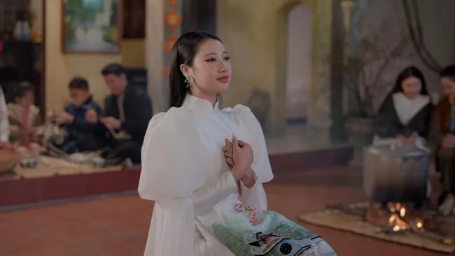 Phim ca nhạc Con không thích Tết - Nỗi niềm người con xa quê - Ảnh 2. Phim ca nhạc Con không thích Tết - Nỗi niềm người con xa quê - Ảnh 2.