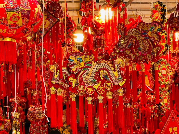 Phố cổ Hà Nội rực rỡ không khí Tết truyền thống - Ảnh 10. Phố cổ Hà Nội rực rỡ không khí Tết truyền thống - Ảnh 10.