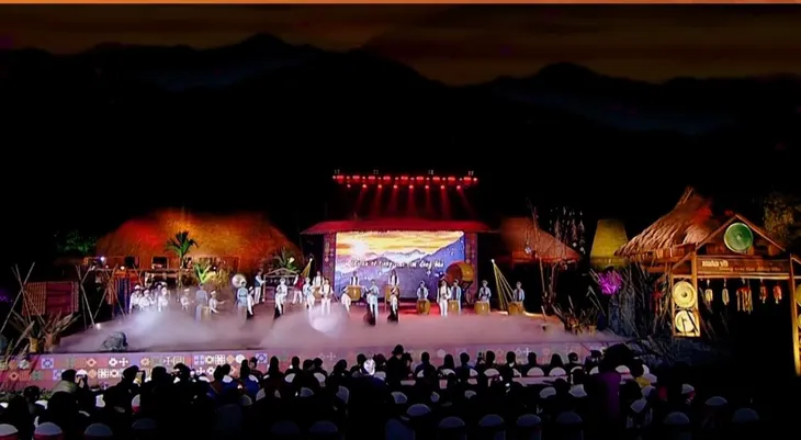 Xuân về trong trái tim đồng bào 2024: Ấn tượng và tràn đầy cảm xúc - Ảnh 2. Xuân về trong trái tim đồng bào 2024: Ấn tượng và tràn đầy cảm xúc - Ảnh 2.