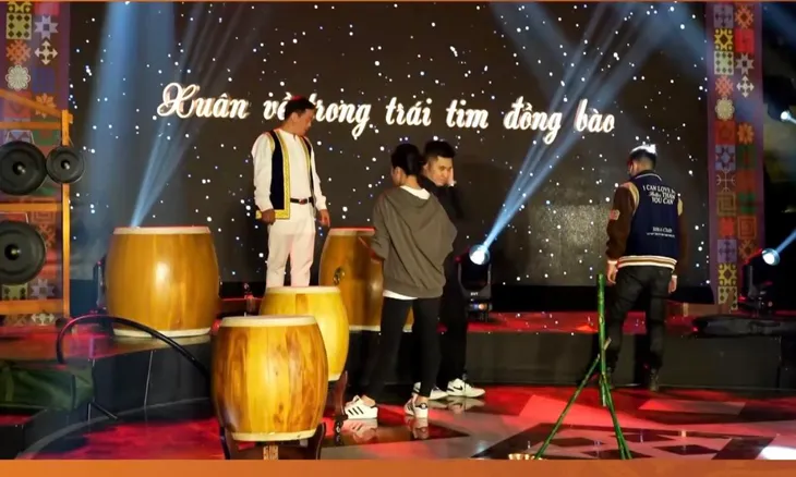 Xuân về trong trái tim đồng bào 2024: Ấn tượng và tràn đầy cảm xúc - Ảnh 8. Xuân về trong trái tim đồng bào 2024: Ấn tượng và tràn đầy cảm xúc - Ảnh 8.