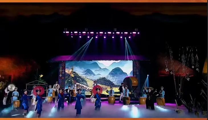 Xuân về trong trái tim đồng bào 2024: Ấn tượng và tràn đầy cảm xúc - Ảnh 9. Xuân về trong trái tim đồng bào 2024: Ấn tượng và tràn đầy cảm xúc - Ảnh 9.