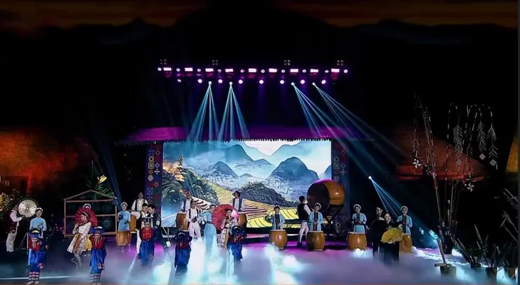 Xuân về trong trái tim đồng bào 2024: Ấn tượng và tràn đầy cảm xúc - Ảnh 12. Xuân về trong trái tim đồng bào 2024: Ấn tượng và tràn đầy cảm xúc - Ảnh 12.