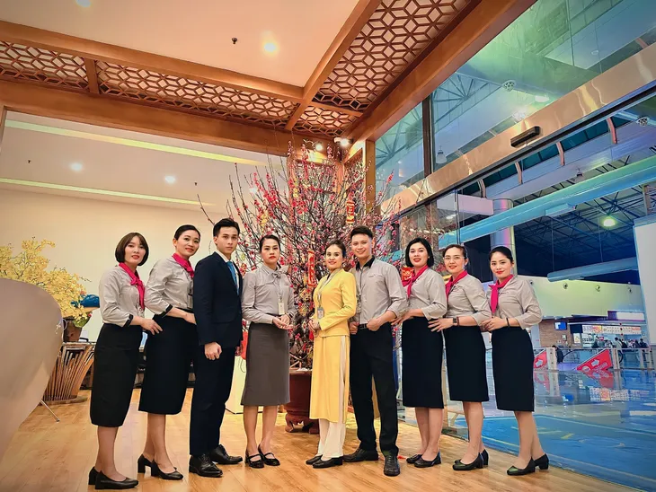 Sân bay Nội Bài rộn ràng sắc Xuân - Ảnh 3. Sân bay Nội Bài rộn ràng sắc Xuân - Ảnh 3.