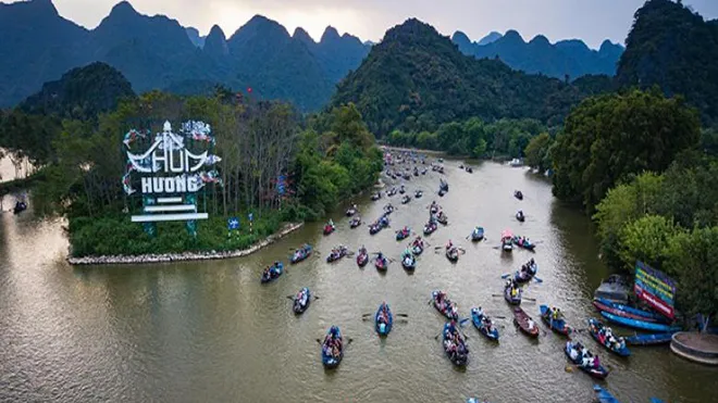 Khai hội Chùa Hương - Ảnh 2. Khai hội Chùa Hương - Ảnh 2.