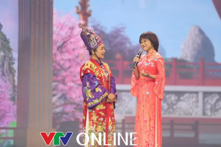 NSƯT Tú Oanh: Táo mới... trong veo - Ảnh 1. NSƯT Tú Oanh: Táo mới... trong veo - Ảnh 1.