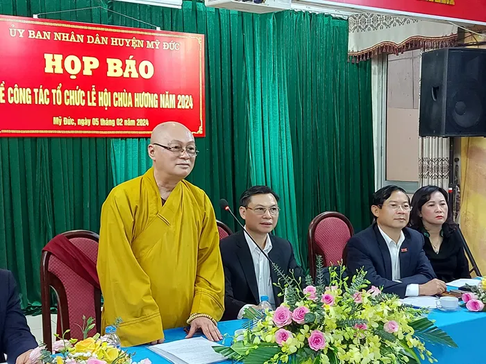 Khai hội Chùa Hương - Ảnh 1. Khai hội Chùa Hương - Ảnh 1.