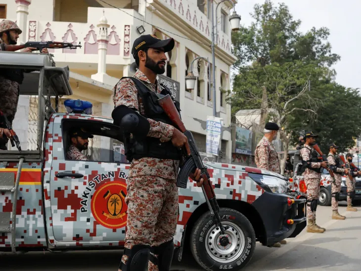 Đánh bom liên tiếp tại Pakistan - Ảnh 1.