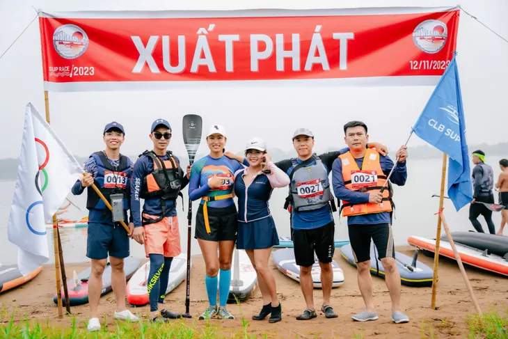 Thú chơi SUP ở Hà Nội - Ảnh 1. Thú chơi SUP ở Hà Nội - Ảnh 1.