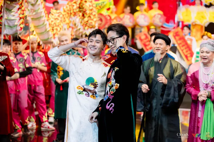 12 Con giáp: Thanh Sơn tuyên bố “không gì ngọt ngào bằng Khả Ngân” - Ảnh 2. 12 Con giáp: Thanh Sơn tuyên bố “không gì ngọt ngào bằng Khả Ngân” - Ảnh 2.