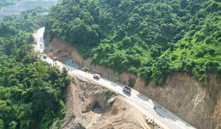 Đảm bảo an toàn mở rộng dốc Cun trên Quốc lộ 6 - Ảnh 1. Đảm bảo an toàn mở rộng dốc Cun trên Quốc lộ 6 - Ảnh 1.