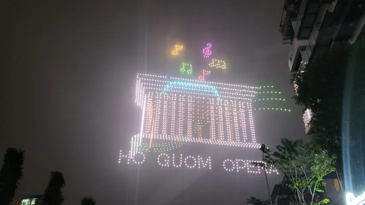 Người dân Hà Nội trầm trồ với màn tổng duyệt Lễ hội ánh sáng Rực rỡ Thăng Long - Ảnh 12. Người dân Hà Nội trầm trồ với màn tổng duyệt Lễ hội ánh sáng Rực rỡ Thăng Long - Ảnh 12.