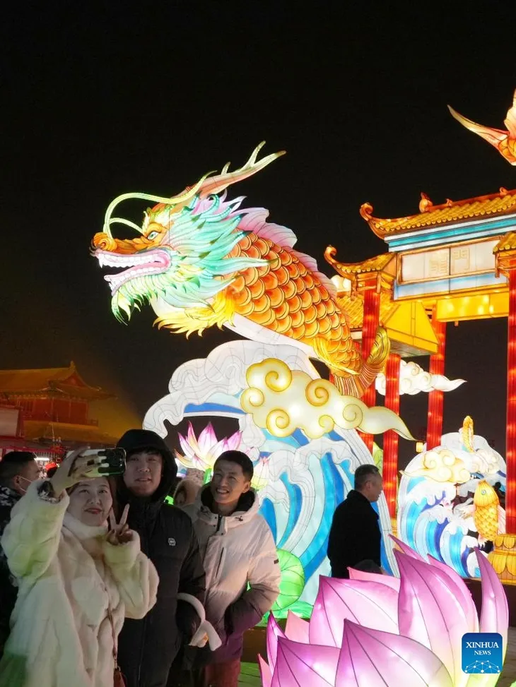 Không khí đón Tết Nguyên đán Giáp Thìn rộn ràng tại các nước châu Á - Ảnh 3. Không khí đón Tết Nguyên đán Giáp Thìn rộn ràng tại các nước châu Á - Ảnh 3.