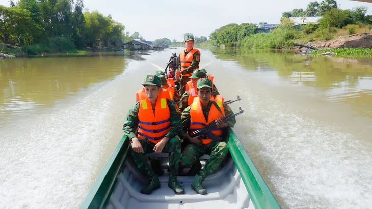 Bộ đội biên phòng ngày đêm mật phục chống buôn lậu những ngày cận Tết - Ảnh 2. Bộ đội biên phòng ngày đêm mật phục chống buôn lậu những ngày cận Tết - Ảnh 2.