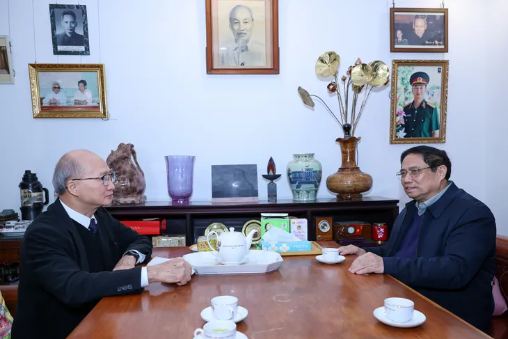 Thủ tướng Phạm Minh Chính dâng hương cố Thủ tướng Phạm Văn Đồng - Ảnh 1. Thủ tướng Phạm Minh Chính dâng hương cố Thủ tướng Phạm Văn Đồng - Ảnh 1.