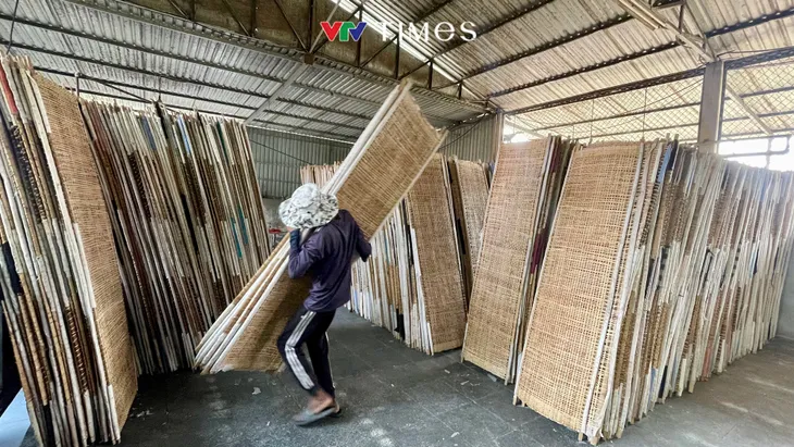 Làng nghề bánh tráng hơn 80 năm tuổi ở TP Hồ Chí Minh - Từ truyền thống đến hiện đại - Ảnh 6. Làng nghề bánh tráng hơn 80 năm tuổi ở TP Hồ Chí Minh - Từ truyền thống đến hiện đại - Ảnh 6.