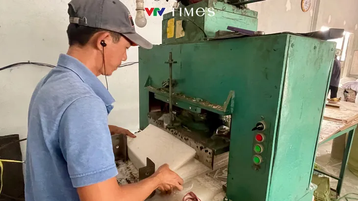 Làng nghề bánh tráng hơn 80 năm tuổi ở TP Hồ Chí Minh - Từ truyền thống đến hiện đại - Ảnh 7. Làng nghề bánh tráng hơn 80 năm tuổi ở TP Hồ Chí Minh - Từ truyền thống đến hiện đại - Ảnh 7.