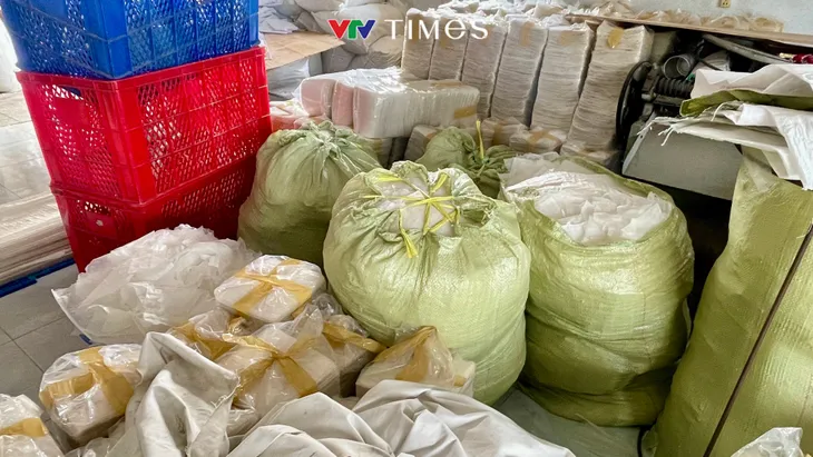 Làng nghề bánh tráng hơn 80 năm tuổi ở TP Hồ Chí Minh - Từ truyền thống đến hiện đại - Ảnh 9. Làng nghề bánh tráng hơn 80 năm tuổi ở TP Hồ Chí Minh - Từ truyền thống đến hiện đại - Ảnh 9.