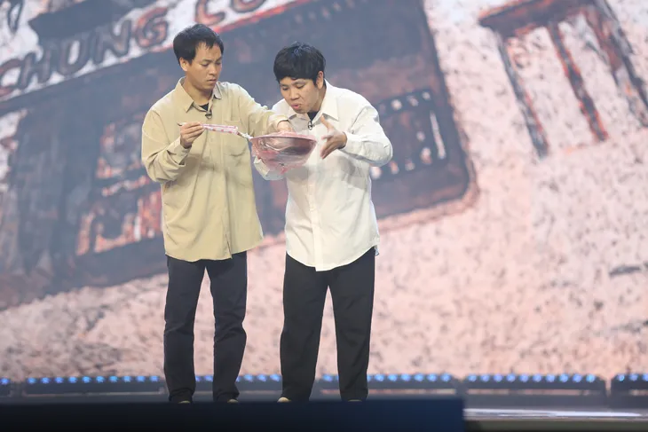 Táo quân 2024: Ngọc Hoàng vi hành và cái kết - Ảnh 1. Táo quân 2024: Ngọc Hoàng vi hành và cái kết - Ảnh 1.