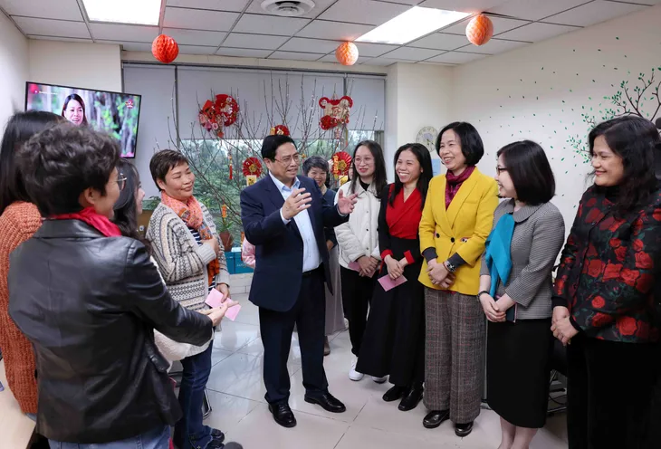 Thủ tướng Phạm Minh Chính thăm các cơ quan truyền thông - Ảnh 1. Thủ tướng Phạm Minh Chính thăm các cơ quan truyền thông - Ảnh 1.