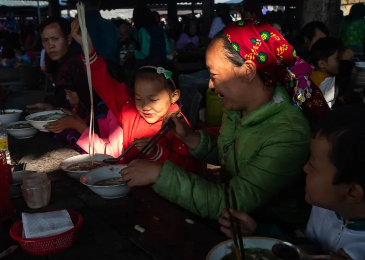 Tình mẫu tử thiêng liêng qua lăng kính của nhiếp ảnh gia Lê Bích - Ảnh 14. Tình mẫu tử thiêng liêng qua lăng kính của nhiếp ảnh gia Lê Bích - Ảnh 14.