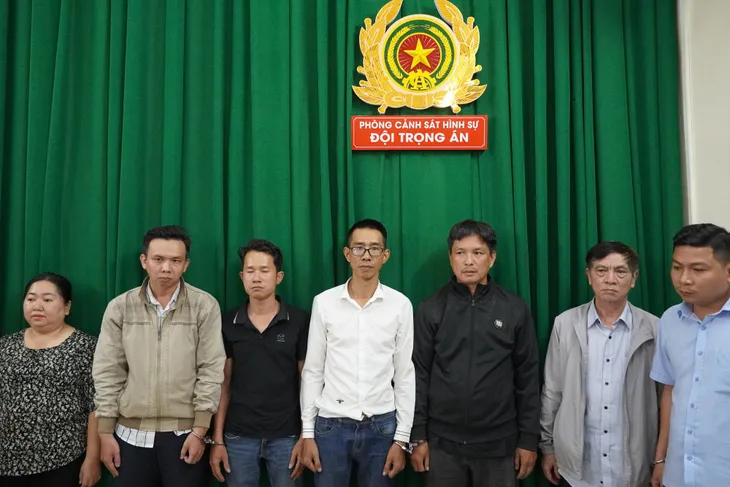 Khởi tố, bắt tạm giam thêm 63 bị can liên quan đại án đăng kiểm - Ảnh 4. Khởi tố, bắt tạm giam thêm 63 bị can liên quan đại án đăng kiểm - Ảnh 4.