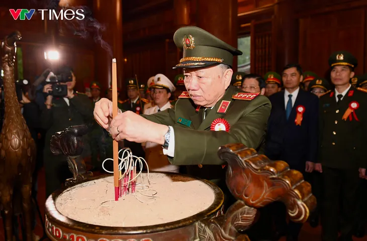 Công an Nghệ An đón nhận danh hiệu anh hùng lực lượng vũ trang nhân dân - Ảnh 10. Công an Nghệ An đón nhận danh hiệu anh hùng lực lượng vũ trang nhân dân - Ảnh 10.