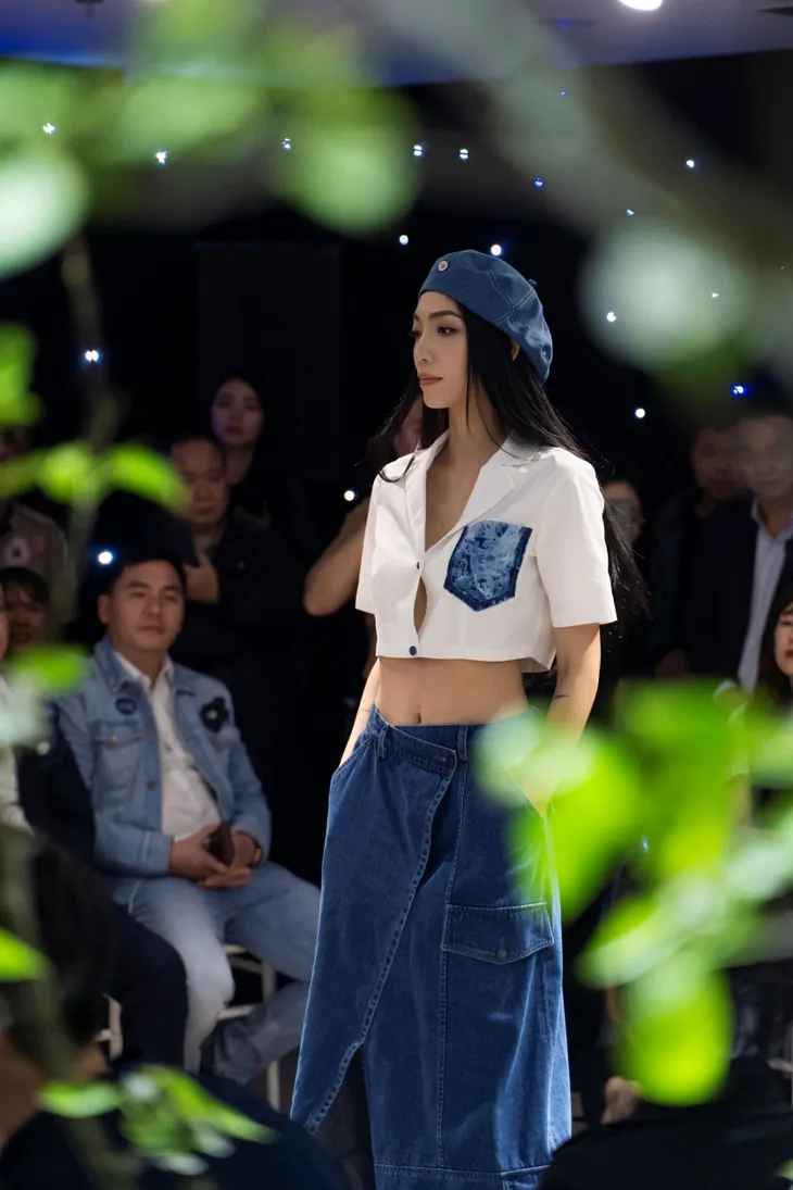 Đình Tú hội ngộ Trần Vân, đọ vẻ điển trai cùng bố Gấu Hoàng Hải - Ảnh 9. Đình Tú hội ngộ Trần Vân, đọ vẻ điển trai cùng bố Gấu Hoàng Hải - Ảnh 9.
