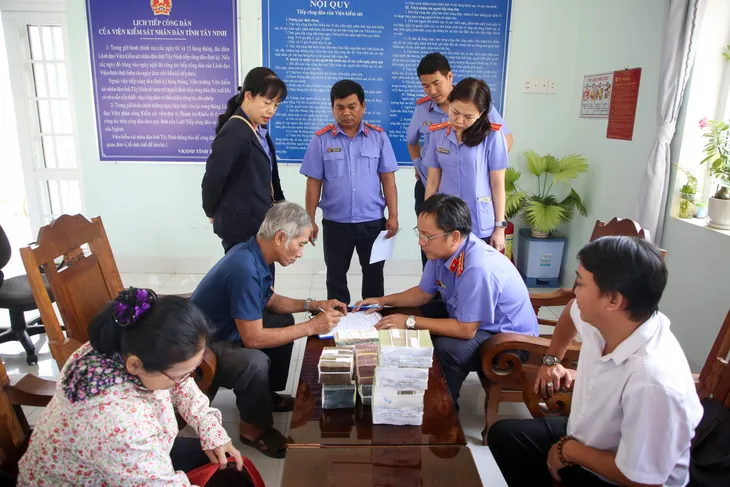 Người đàn ông ở Tây Ninh nhận bồi thường hơn 2,5 tỷ đồng sau 45 năm oan sai - Ảnh 1. Người đàn ông ở Tây Ninh nhận bồi thường hơn 2,5 tỷ đồng sau 45 năm oan sai - Ảnh 1.