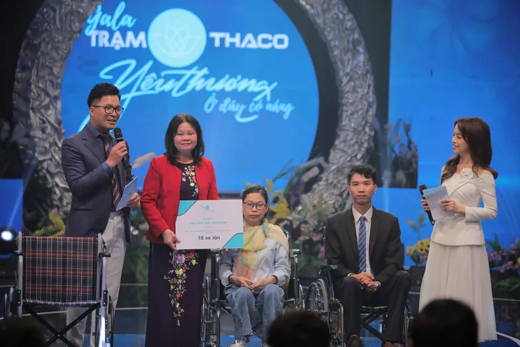 Gala Trạm yêu thương: Ở đâu có yêu thương, ở đó có niềm tin hy vọng được trao gửi - Ảnh 6. Gala Trạm yêu thương: Ở đâu có yêu thương, ở đó có niềm tin hy vọng được trao gửi - Ảnh 6.