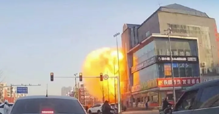 Trung Quốc: Nổ khí gas tại nhà hàng, 28 người thương vong - Ảnh 1. Trung Quốc: Nổ khí gas tại nhà hàng, 28 người thương vong - Ảnh 1.