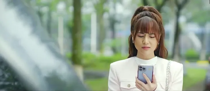 Mình yêu nhau, bình yên thôi - Tập 8: Bà Giang tức giận khi phát hiện phòng ngủ của vợ chồng con trai được làm chốt trong - Ảnh 2. Mình yêu nhau, bình yên thôi - Tập 8: Bà Giang tức giận khi phát hiện phòng ngủ của vợ chồng con trai được làm chốt trong - Ảnh 2.