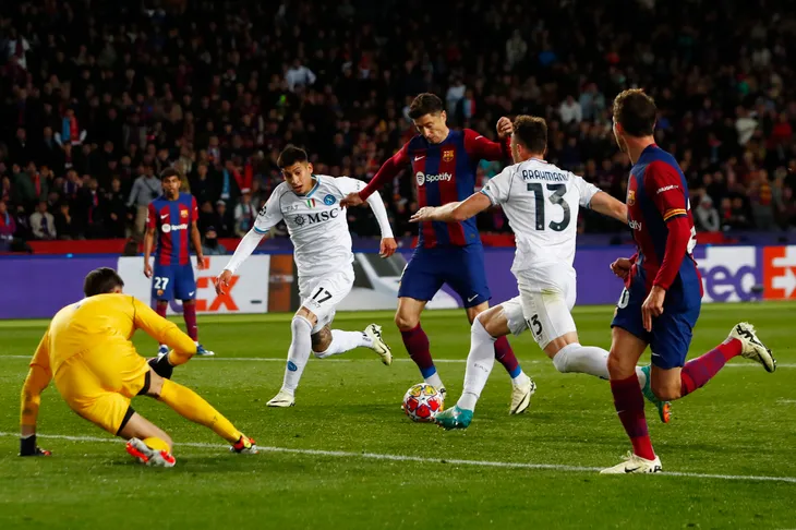 Thắng nhàn Napoli, Barcelona tiến vào tứ kết Champions League - Ảnh 3. Thắng nhàn Napoli, Barcelona tiến vào tứ kết Champions League - Ảnh 3.