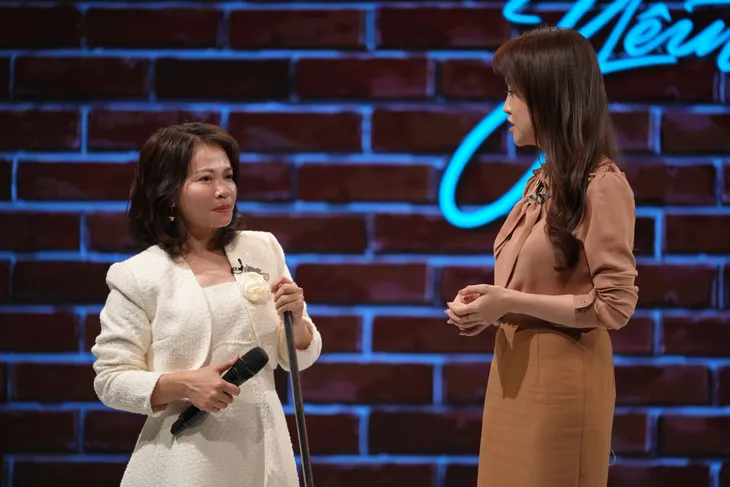 Trạm yêu thương: Nữ giám đốc chống gậy đi ngược số đông - Ảnh 1. Trạm yêu thương: Nữ giám đốc chống gậy đi ngược số đông - Ảnh 1.
