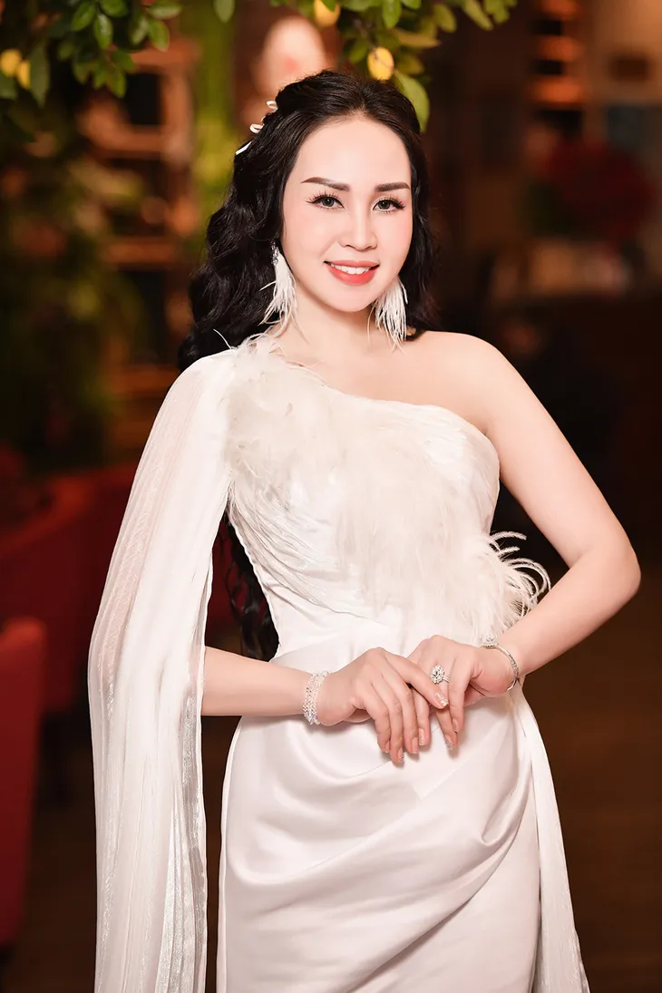 Sao Mai Khánh Ly lần đầu tiên làm đêm nhạc riêng - Ảnh 2. Sao Mai Khánh Ly lần đầu tiên làm đêm nhạc riêng - Ảnh 2.