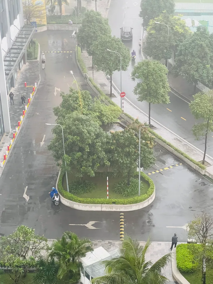Hà Nội những ngày ẩm ương - Ảnh 4. Hà Nội những ngày ẩm ương - Ảnh 4.