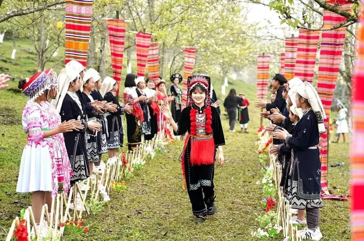 Tuyên Quang quảng bá hình ảnh du lịch qua điện ảnh - Ảnh 2. Tuyên Quang quảng bá hình ảnh du lịch qua điện ảnh - Ảnh 2.