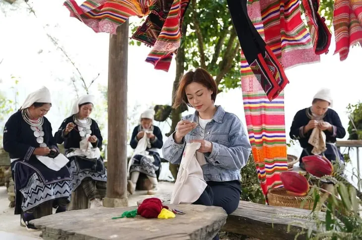 Tuyên Quang quảng bá hình ảnh du lịch qua điện ảnh - Ảnh 3. Tuyên Quang quảng bá hình ảnh du lịch qua điện ảnh - Ảnh 3.