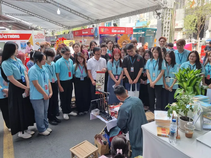 Ngày hội của những người làm báo Việt Nam chính thức khai mạc - Ảnh 20. Ngày hội của những người làm báo Việt Nam chính thức khai mạc - Ảnh 20.