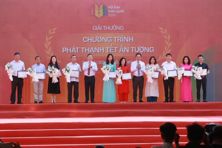 Hội Báo toàn quốc 2024 ghi dấu ấn tượng đẹp trong lần đầu tổ chức tại TP Hồ Chí Minh - Ảnh 2. Hội Báo toàn quốc 2024 ghi dấu ấn tượng đẹp trong lần đầu tổ chức tại TP Hồ Chí Minh - Ảnh 2.