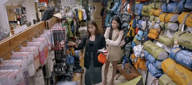 Trạm cứu hộ trái tim - Tập 4: Bà Xinh phát hiện bí mật động trời trong cốc sữa của con dâu - Ảnh 12. Trạm cứu hộ trái tim - Tập 4: Bà Xinh phát hiện bí mật động trời trong cốc sữa của con dâu - Ảnh 12.