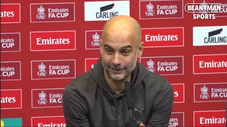 Những lần Pep Guardiola phản ứng khi Man United được nhắc đến - Ảnh 1. Những lần Pep Guardiola phản ứng khi Man United được nhắc đến - Ảnh 1.