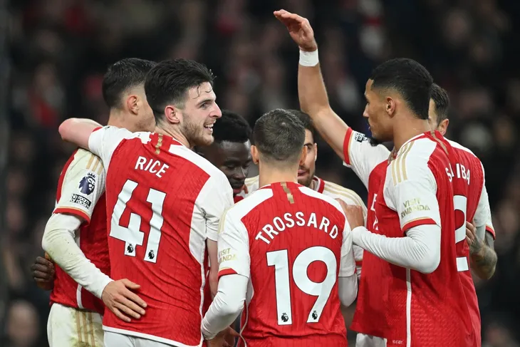 Cuộc đua tam mã tới ngôi vô địch Ngoại hạng Anh: Man City, Liverpool hay Arsenal? - Ảnh 3. Cuộc đua tam mã tới ngôi vô địch Ngoại hạng Anh: Man City, Liverpool hay Arsenal? - Ảnh 3.