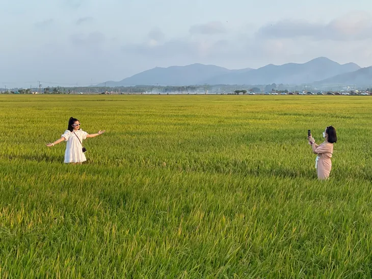 Bà Rịa - Vũng Tàu: Nhộn nhịp khu ẩm thực chợ quê giữa cánh đồng - Ảnh 5. Bà Rịa - Vũng Tàu: Nhộn nhịp khu ẩm thực chợ quê giữa cánh đồng - Ảnh 5.